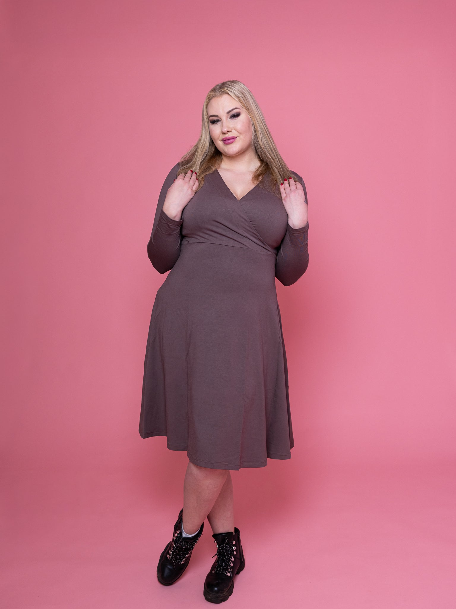 Casual pitkähihainen mekko, hiekka