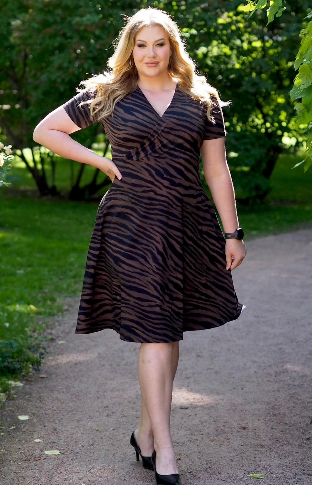 Be Casual- lyhythihainen mekko, coco tiger