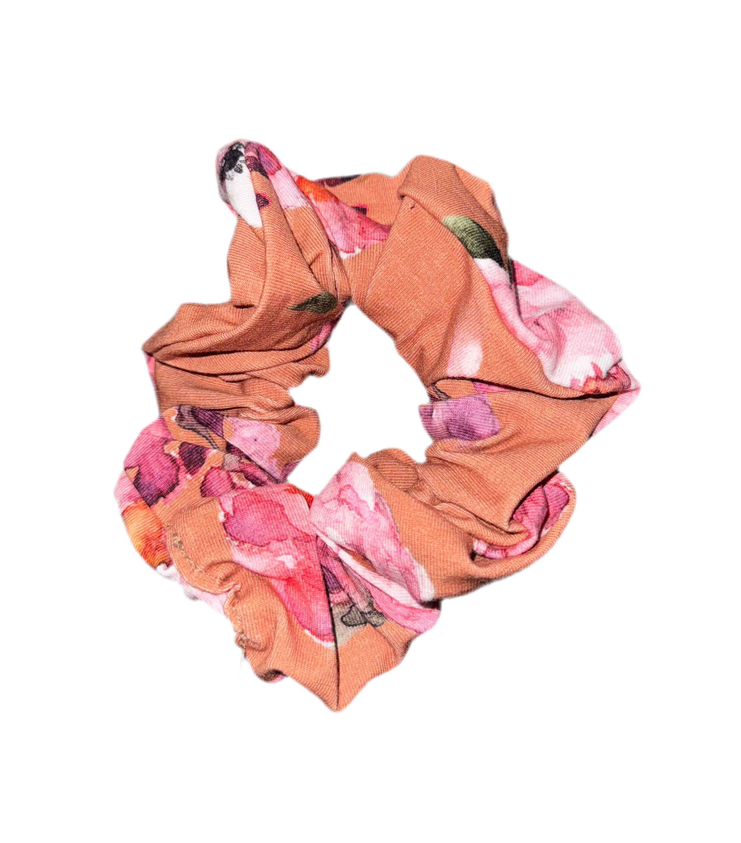 Muhkea scrunchie ylijäämäkankaasta. Kestävä ja ekologinen valinta – sopii myös lasten tuuheisiin hiuksiin.
