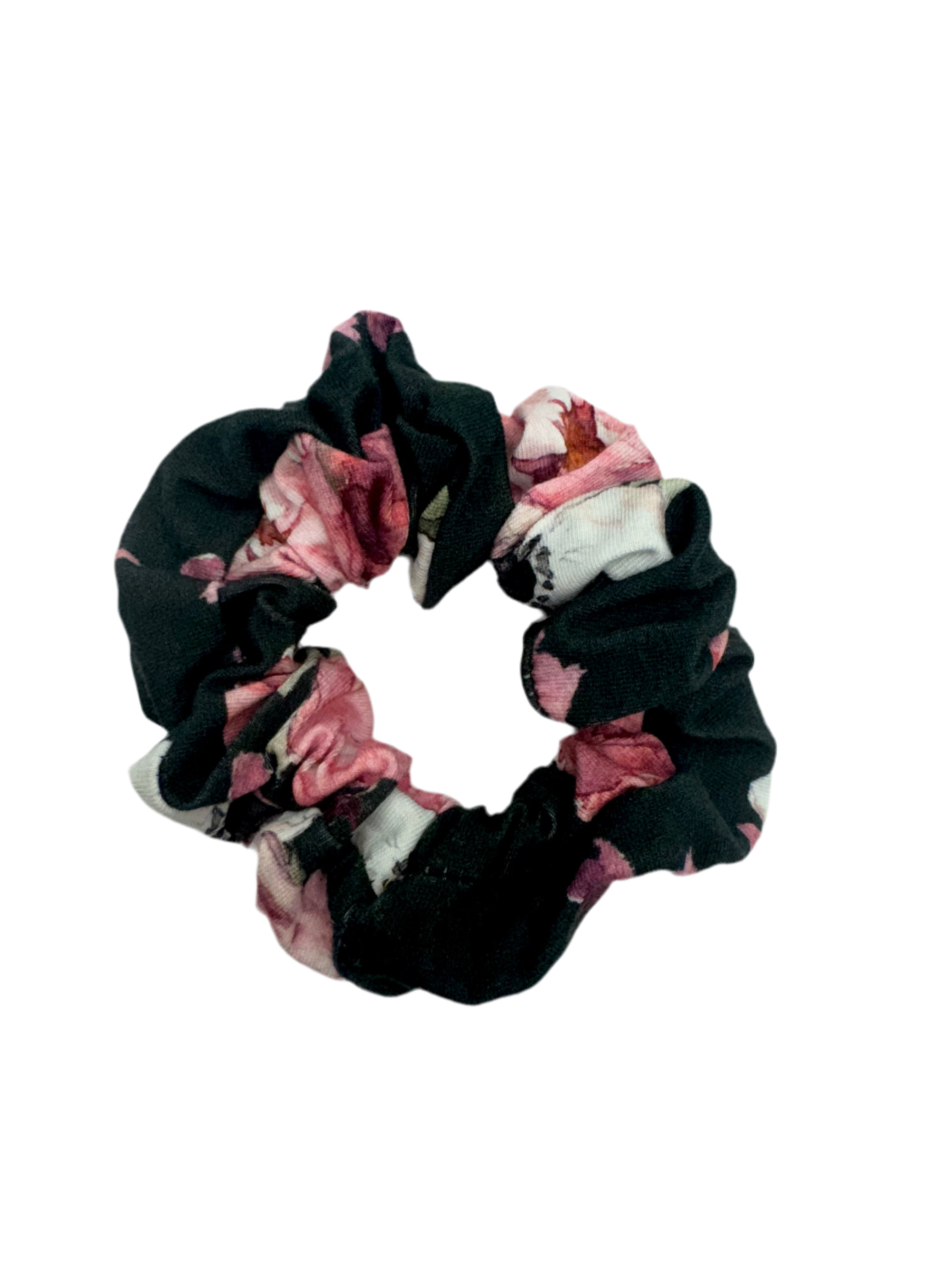Muhkea scrunchie ylijäämäkankaasta. Kestävä ja ekologinen valinta – sopii myös lasten tuuheisiin hiuksiin.