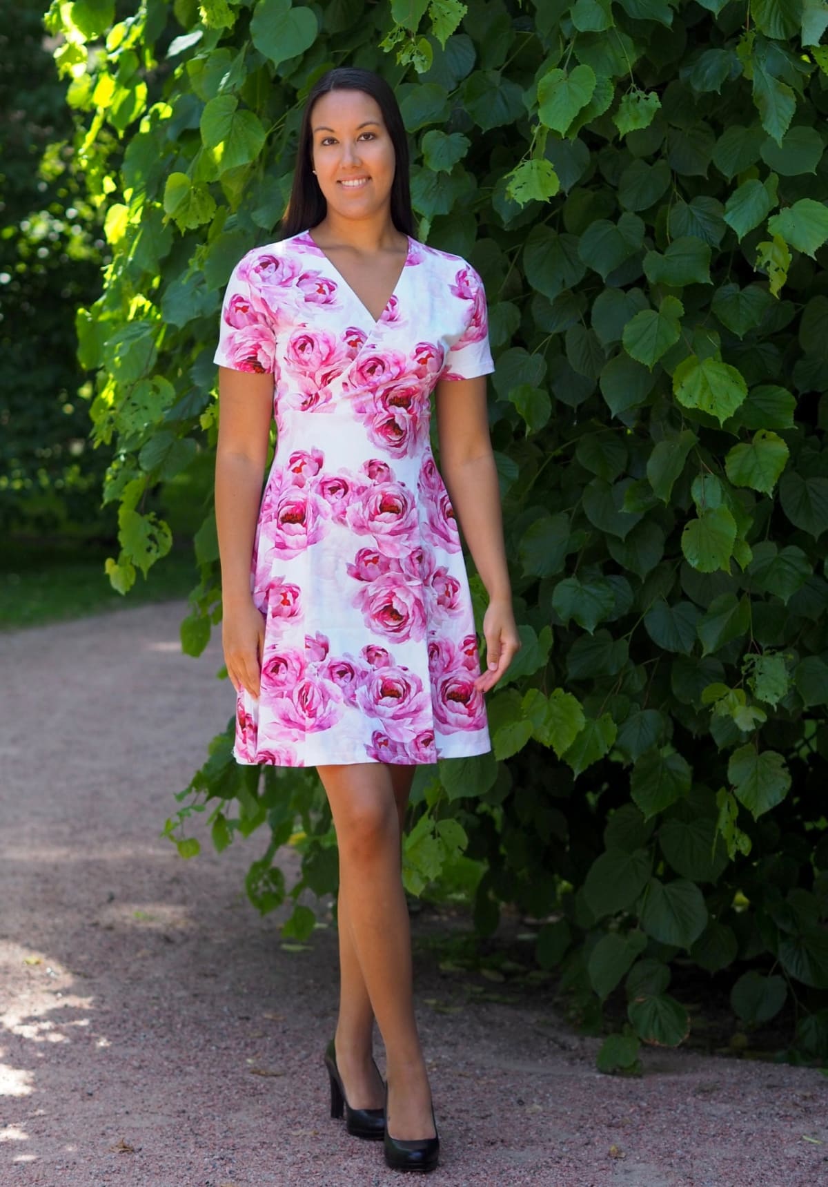 CASUAL LYHYTHIHAINEN- MEKKO PIONI VALKOINEN