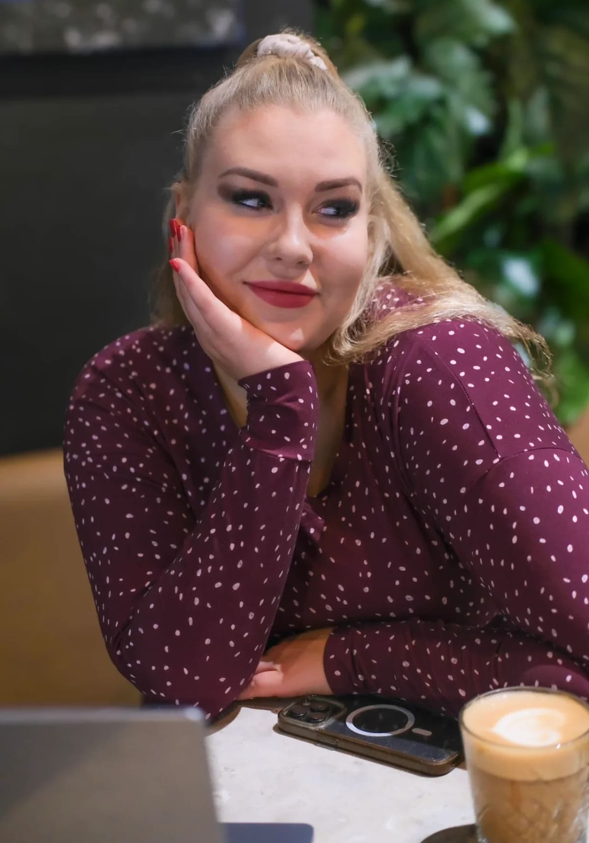 Oh Mama mekko polkadot viininpunainen
