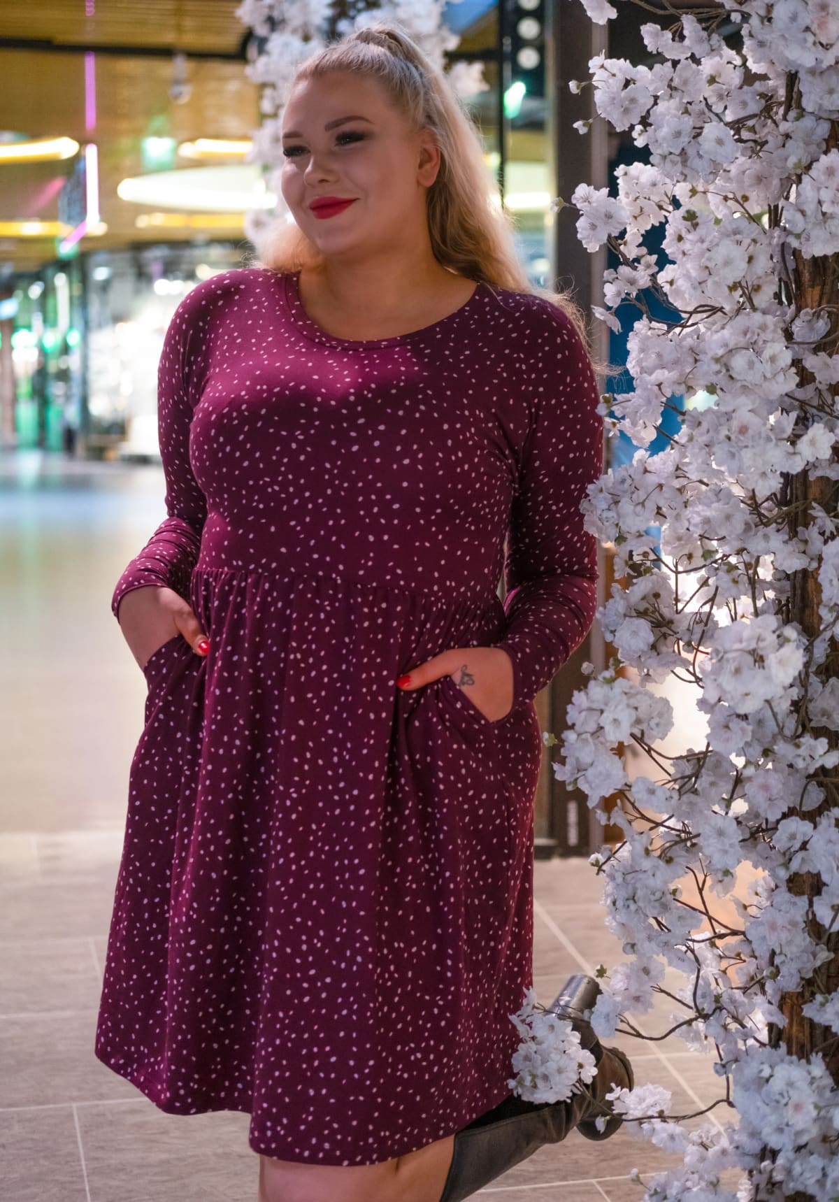 Oh Mama mekko polkadot viininpunainen